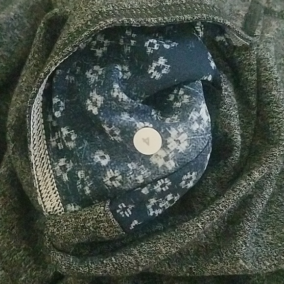 Lululemon sweater🍋 - Picture 5 of 5